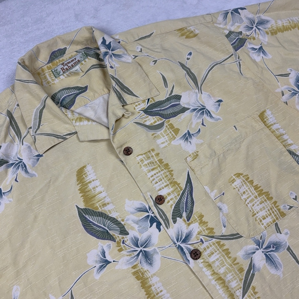 Tommy Bahama Button Up Shirt Men L Yellow Short Sleeve Silk Floral Relaxed Fit